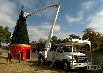Setting up the Christmas lights in Natchitoches